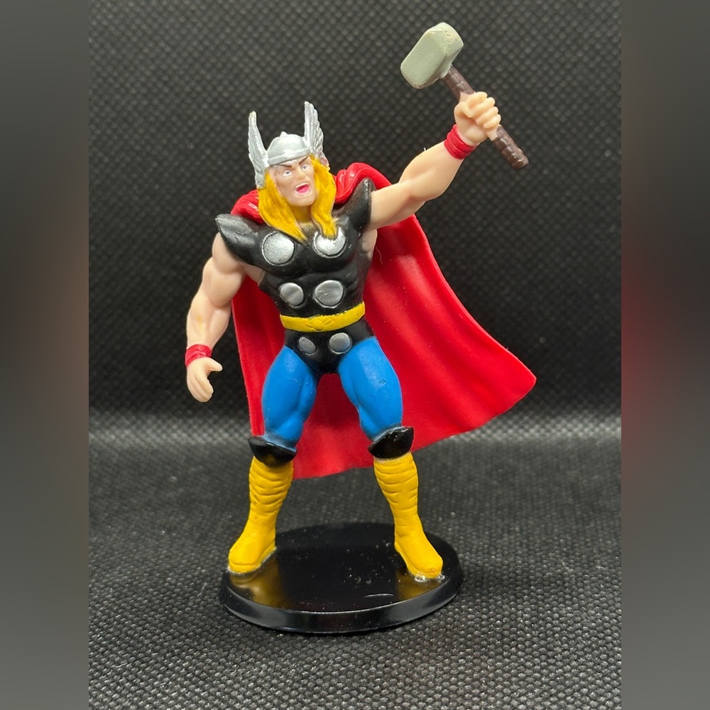 Thor, action figure/cake topper